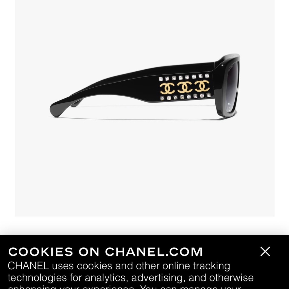 Chanel Black and Gold Women's Accessory